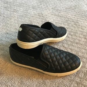 STEVE MADDEN Quilted SLIP ON SNEAKERS  Black